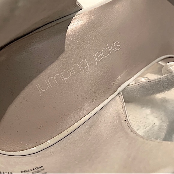 Jumping Jacks - Picture 5 of 6